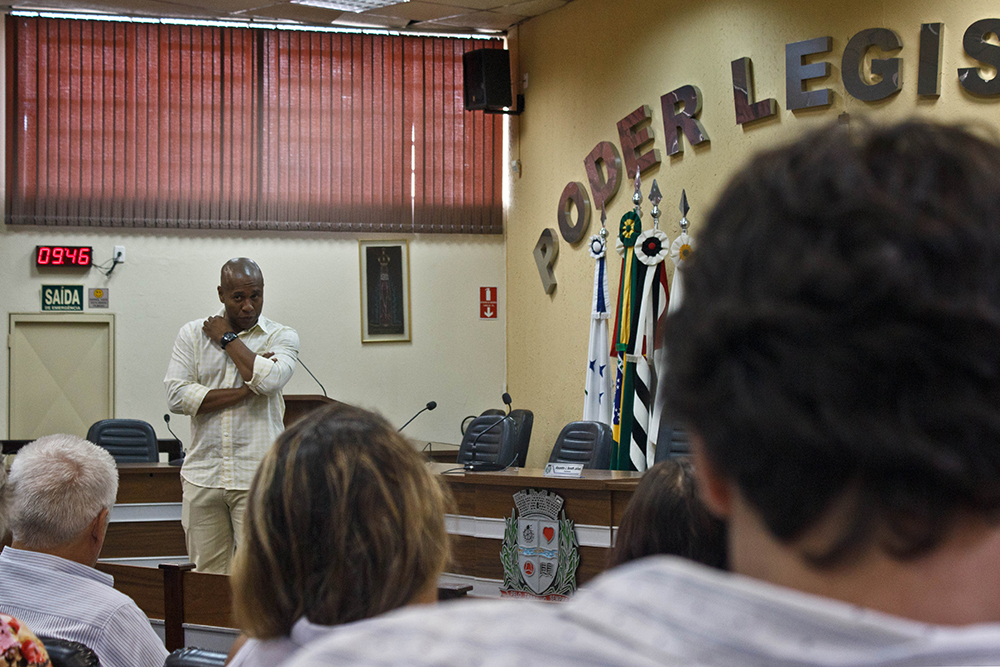 Odair Dias, secretário de Meio Ambiente de Americana, compartilhou experiências obtidas com os projetos desenvolvidos em sua pasta (Foto: Laila Braghero)
