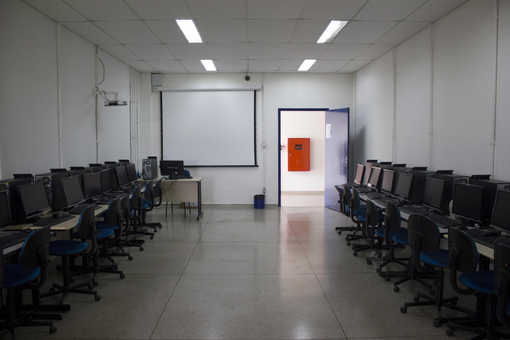 Inscrições para os cursos de curta duração e do Pronatec são feitas por ordem de chegada (Foto: Laila Braghero/O Semanário)