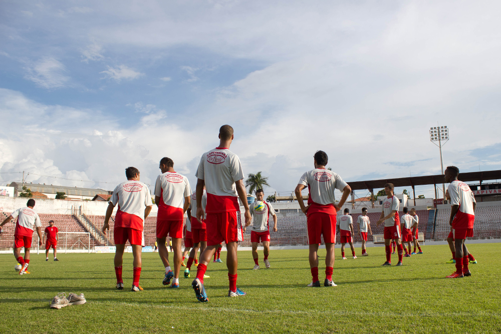 Jogadores do Leão durante treino no Estádio Carlos Colnaghi (Foto: Laila Braghero/O Semanário)